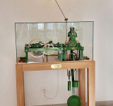 L'horloge Ungerer de Wiwersheim a été installée dans la salle du conseil municipal